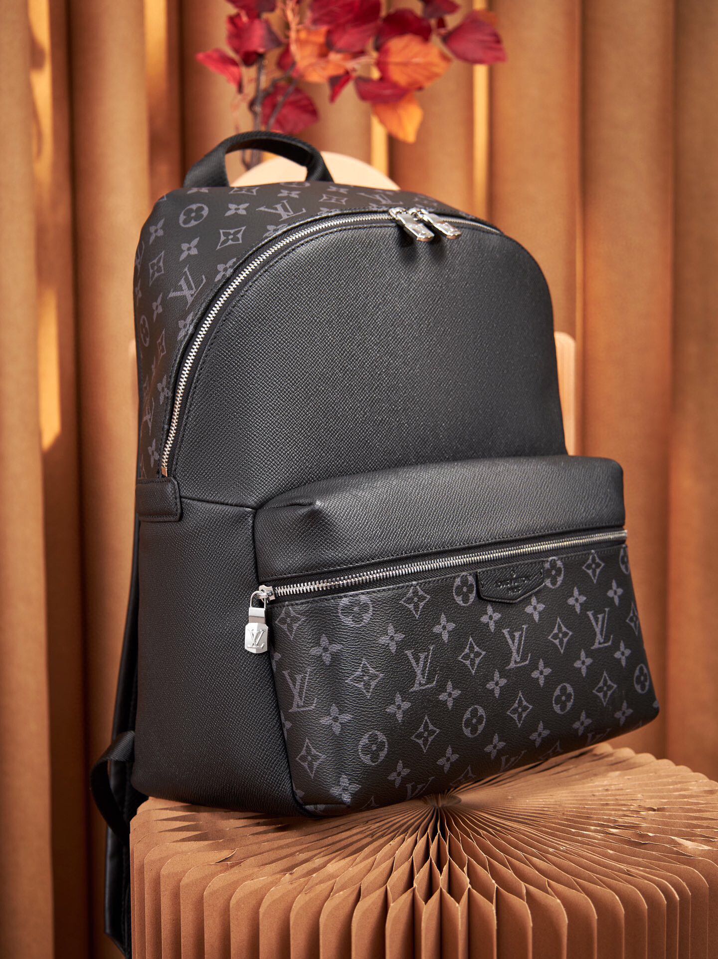 Louis Vuitton DISCOVERY Backpack M30230