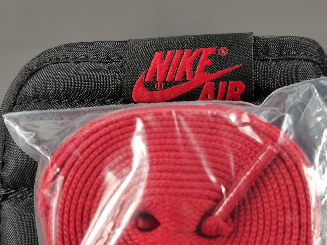 Nike Air Jordan 1 Retro High OGWide Patent 555088-063