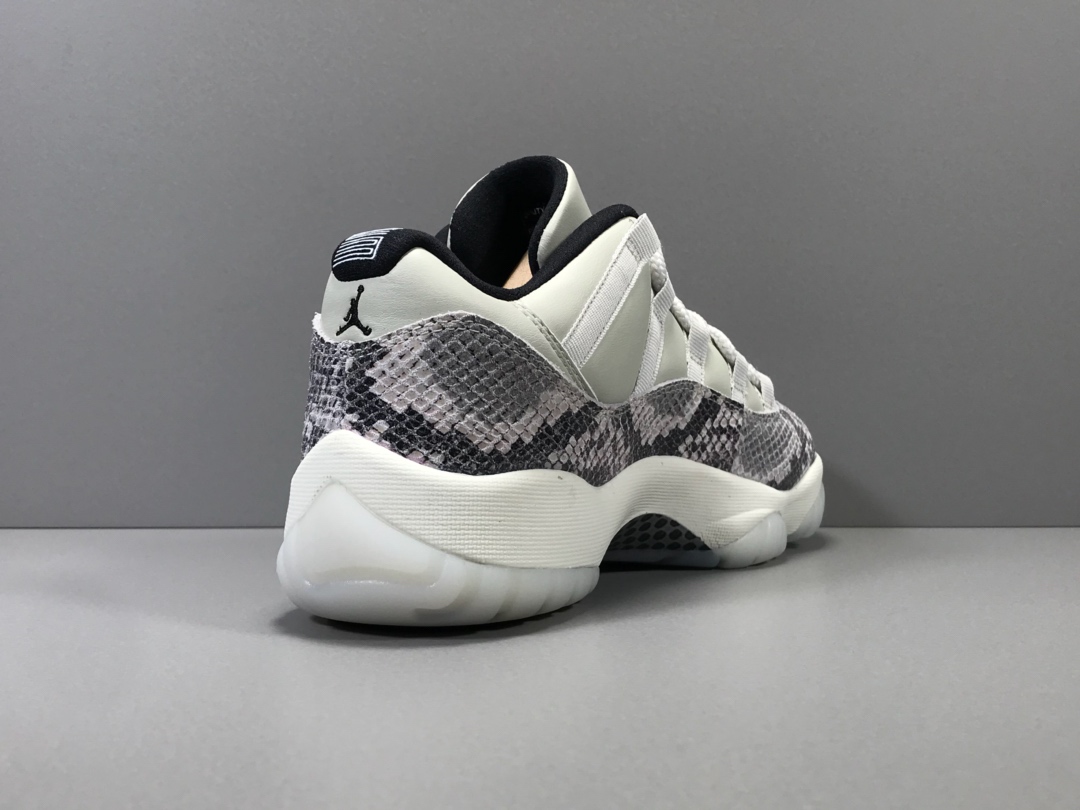 Nike Air Jordan 11 Retro Low