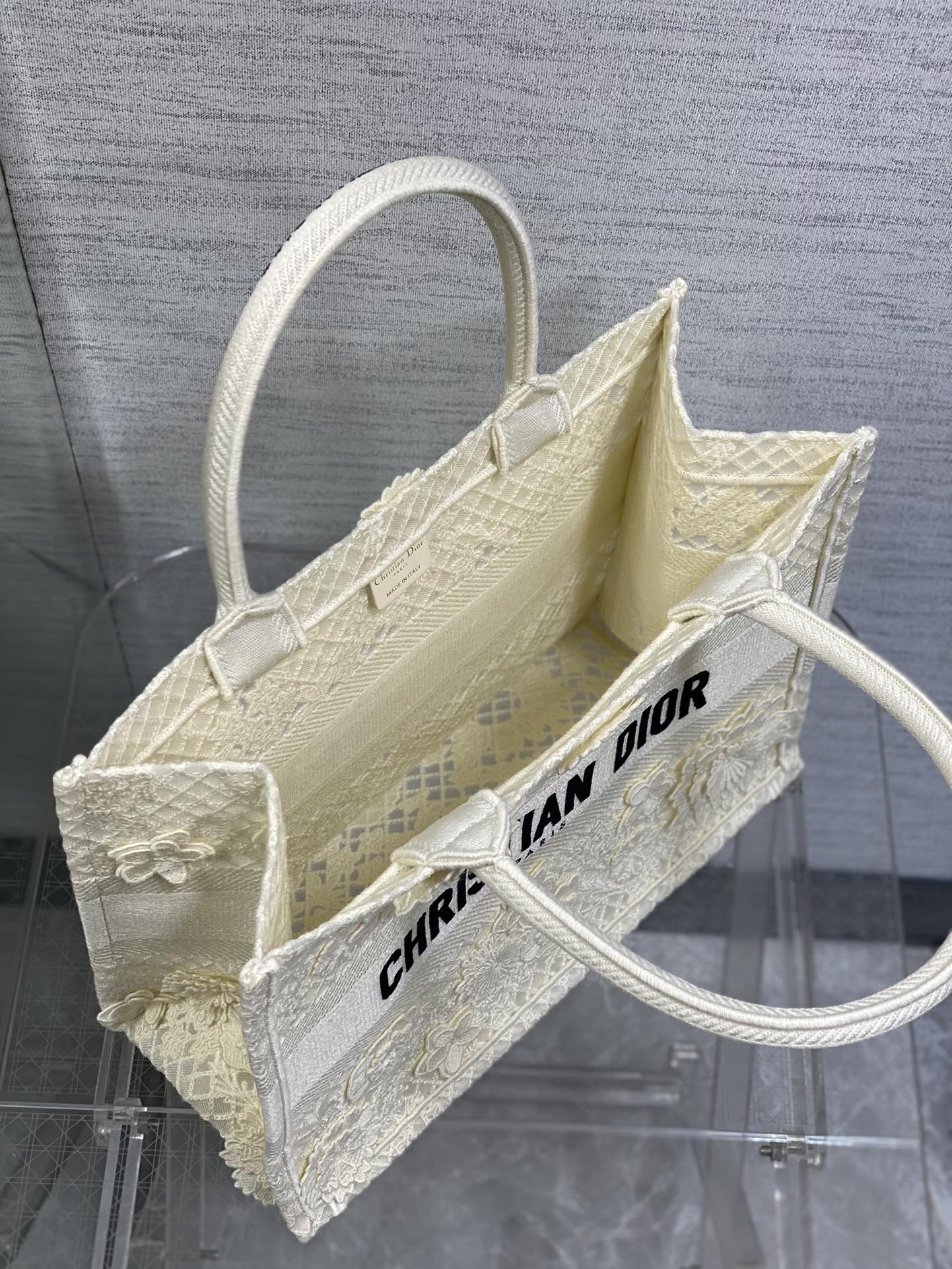 Dior embroidered tote bag medium