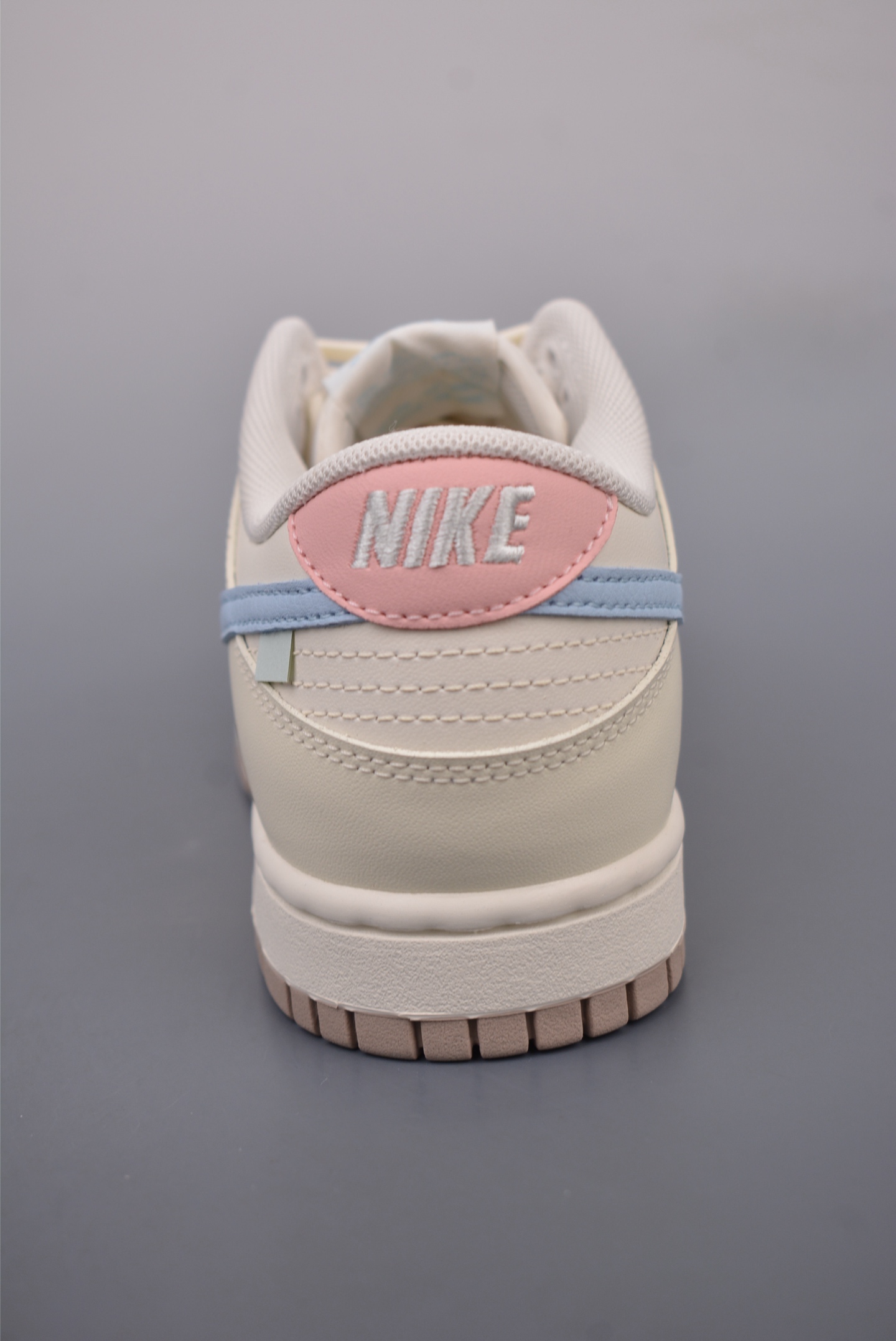 Nike SB Dunk Low Retro Sneakers Cupid's Heart YW0212-012