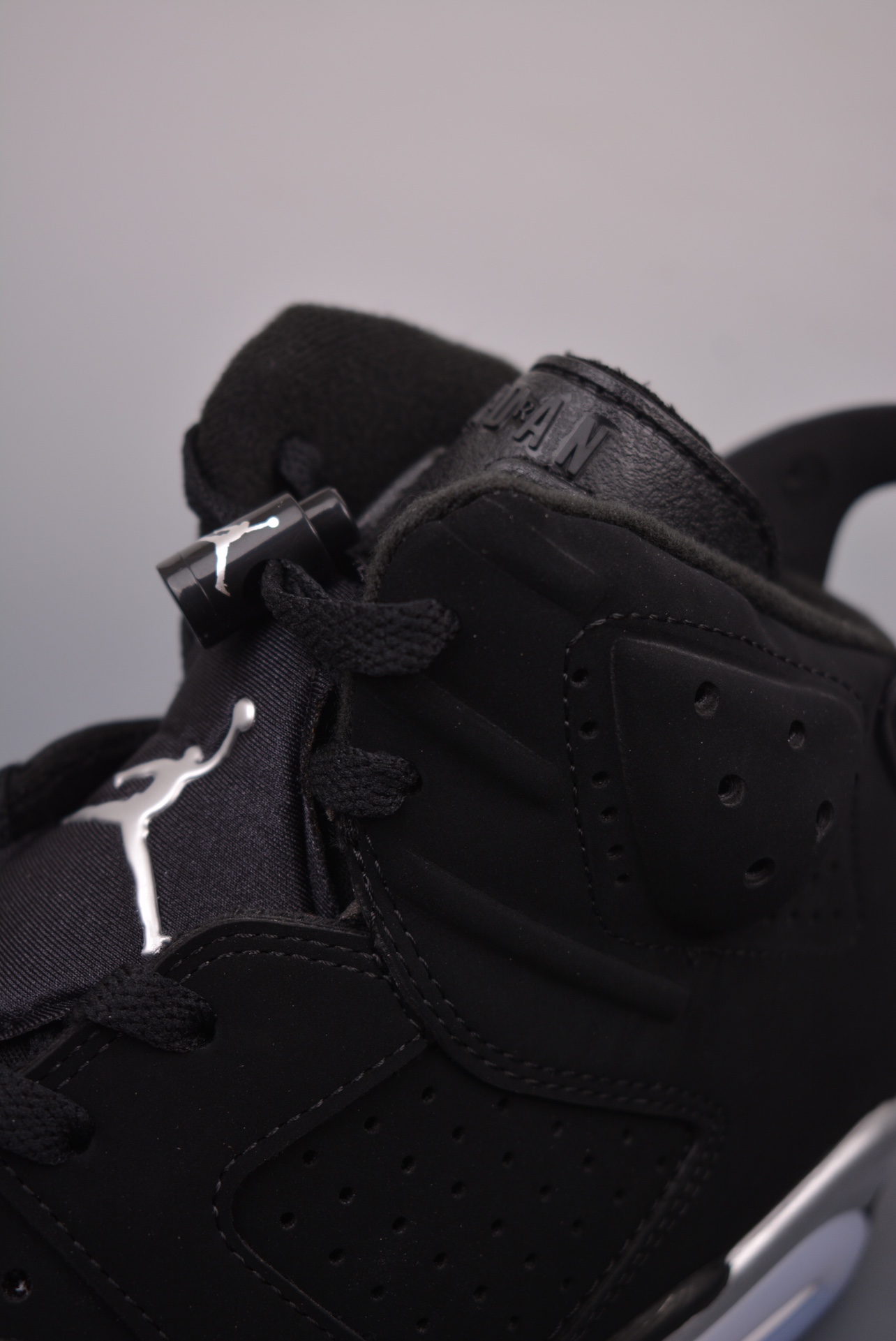 Air Jordan Retro 6 Metallic Silver DX2836-001