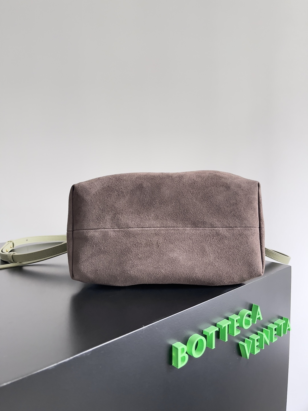 BOTTEGA VENETA 2025 PINACOTECA Small Bag 819004