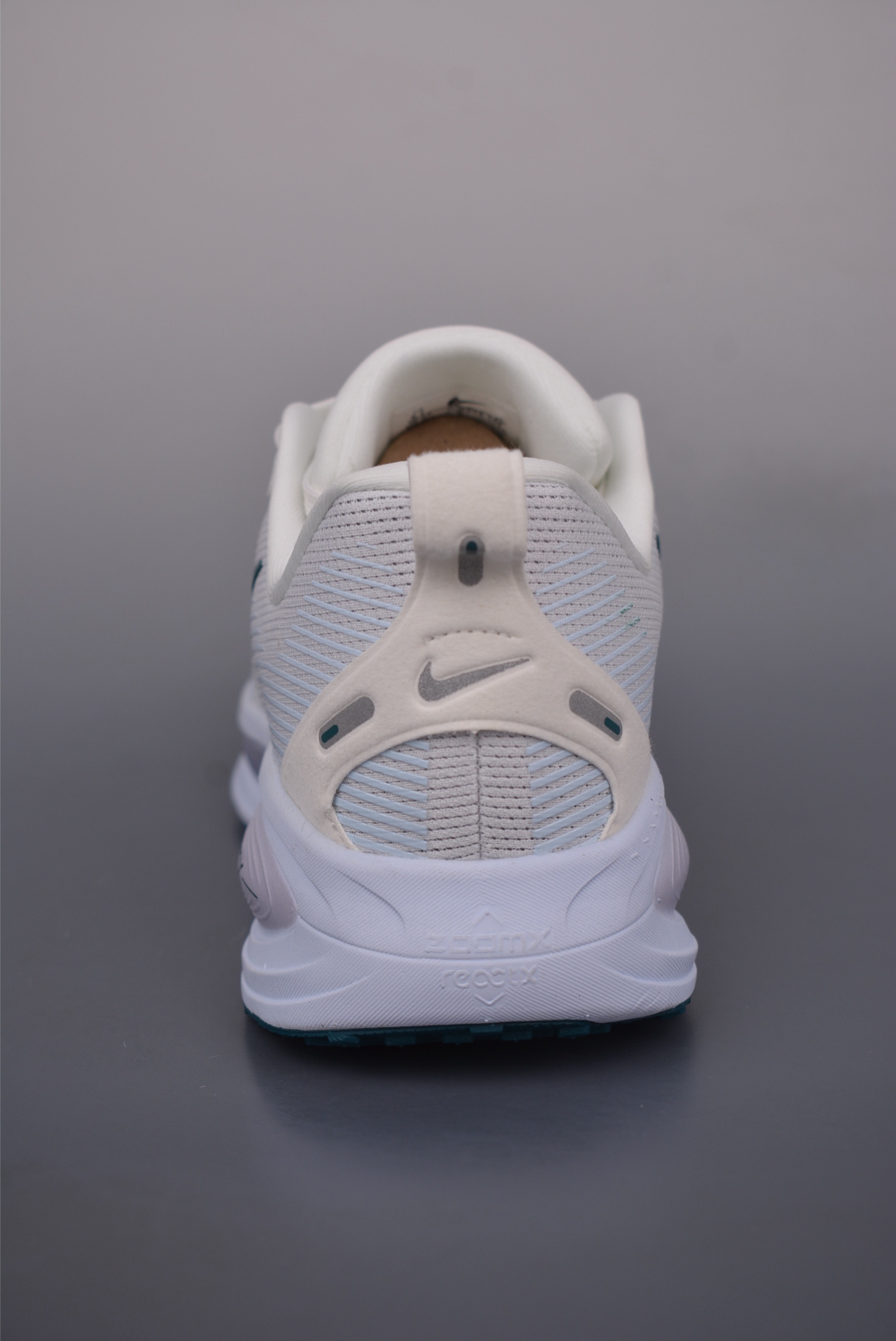 Nike Air Zoom Vomero 18 