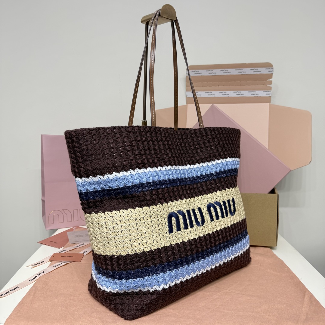Miu Miu embroidered bag 5BG228