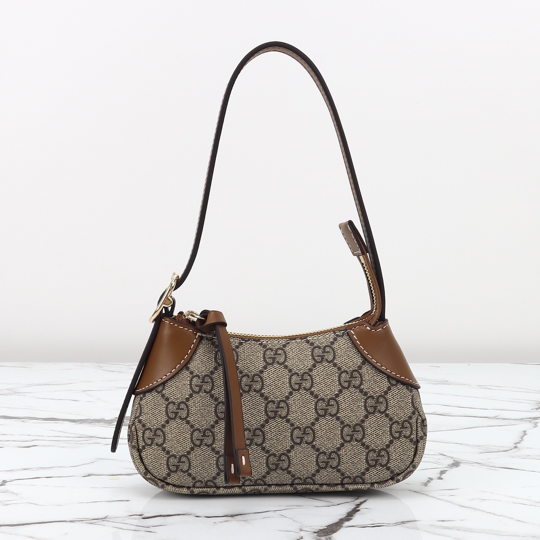 Gucci GG Emblem small shoulder bag‎ 820696 FAD6L 9741