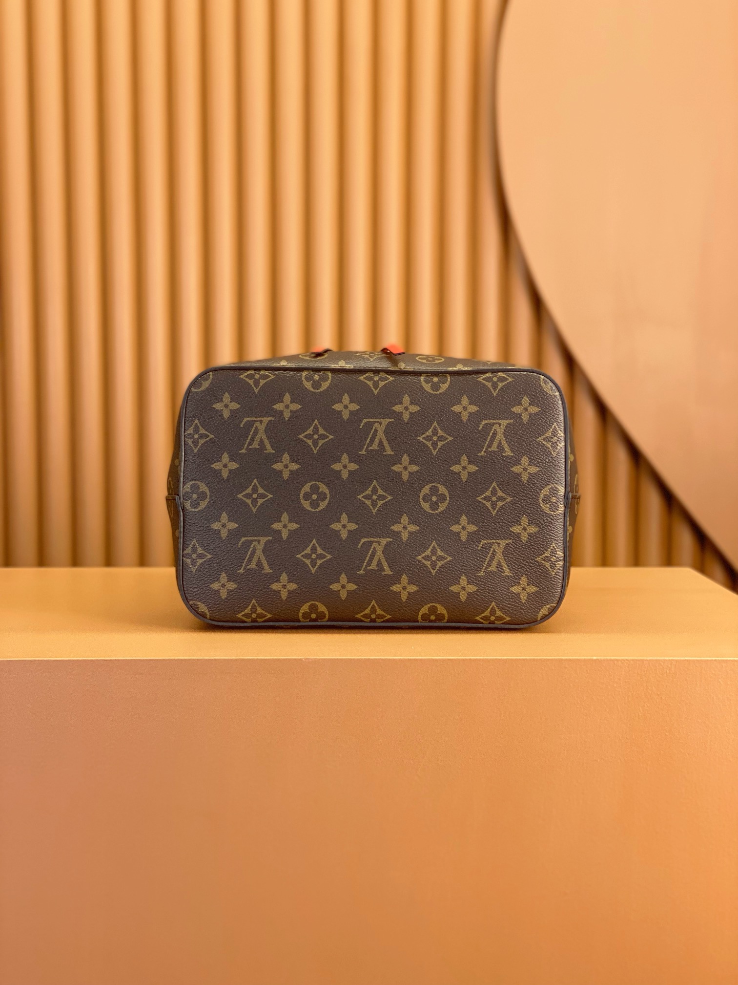 Louis Vuitton NÉONOÉ Medium Handbag M44021