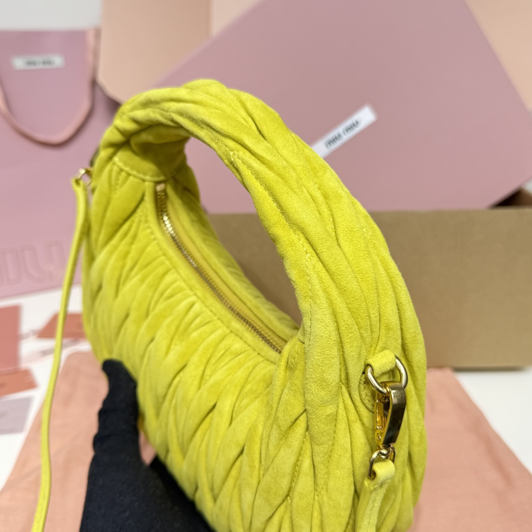 Miu Miu Miu Wander suede leather handbag 5BC125