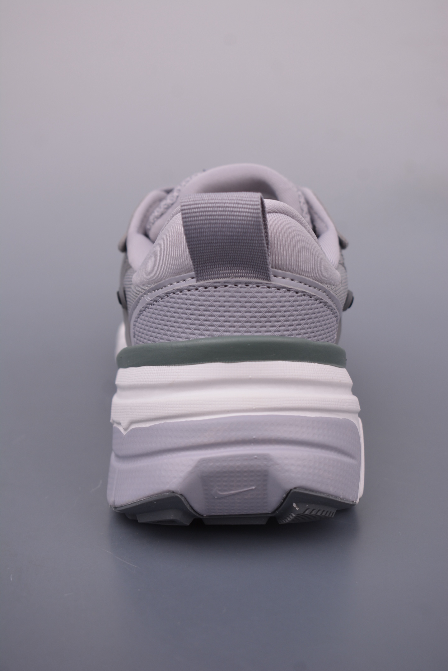 Nike Wmns V2K Runtekk Low 