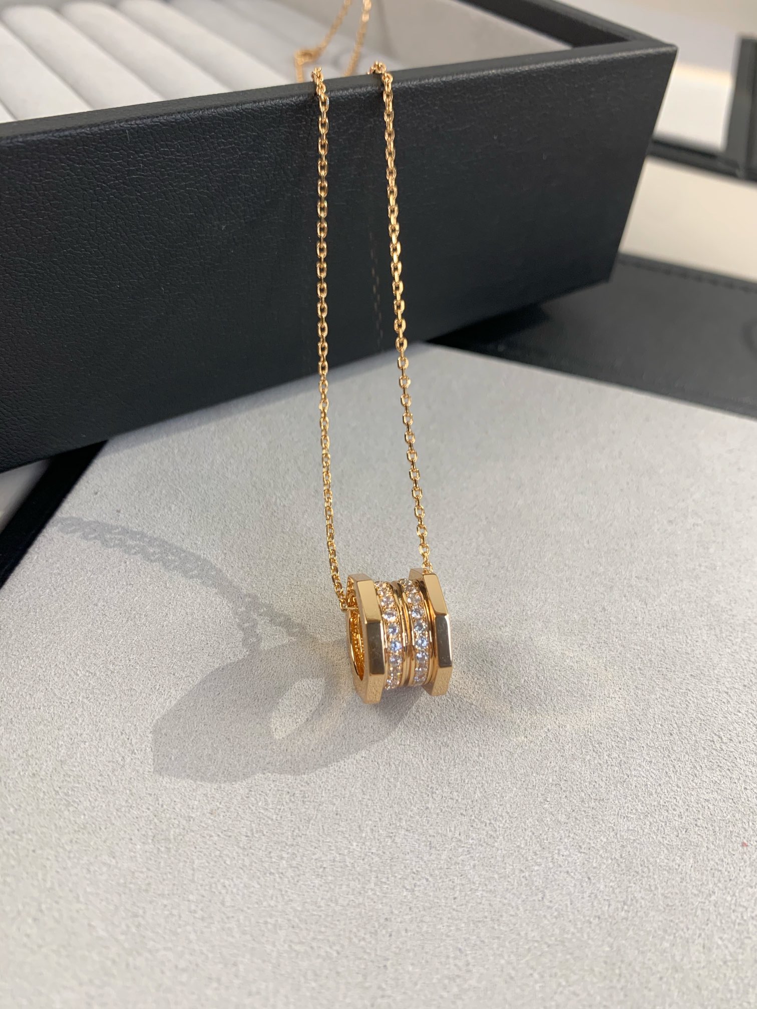 Cartier screw necklace
