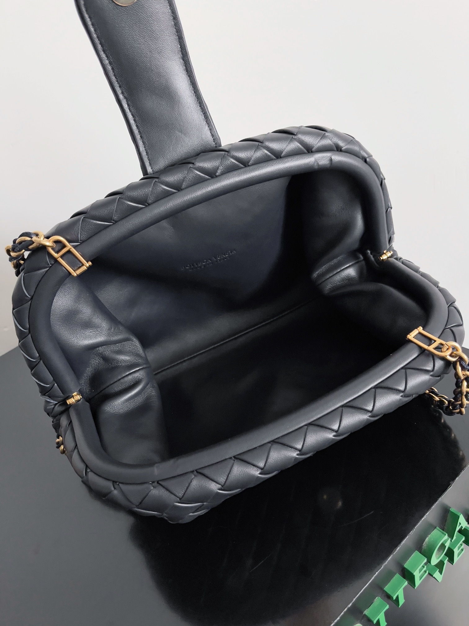Bottega Veneta LAUREN CLUTCH chain clutch bag 785807