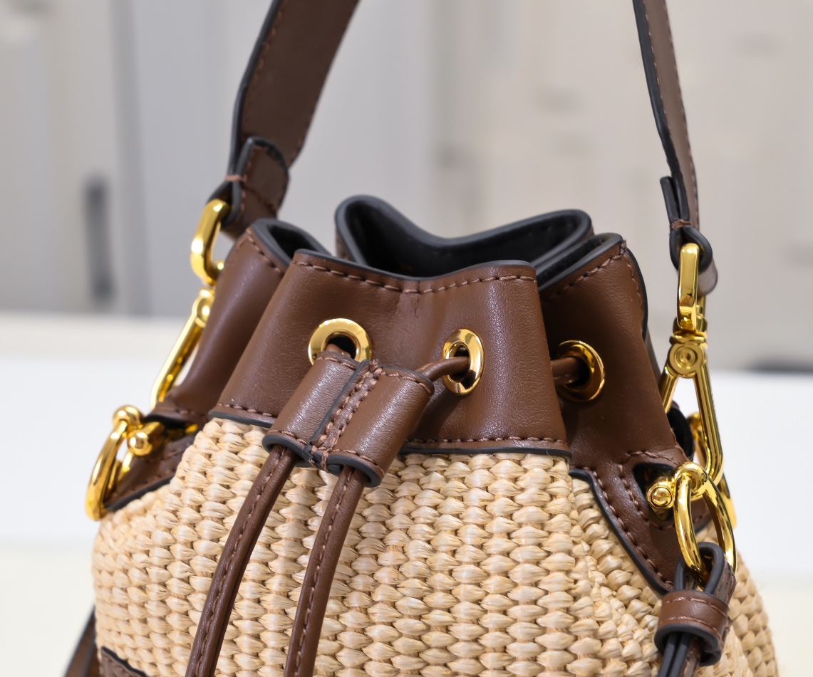 FENDI Mon Tresor Small Bucket Bag