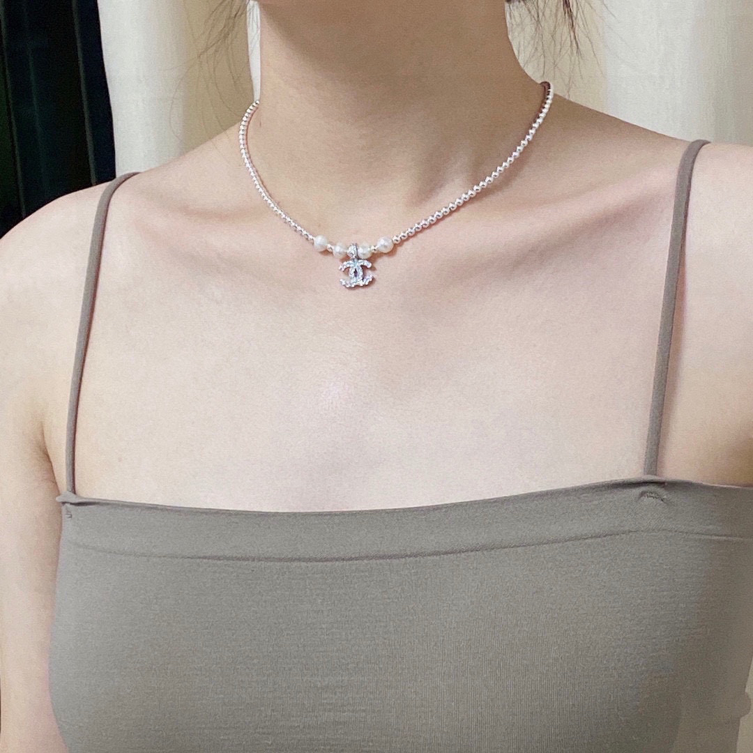 Chanel double c diamond pearl necklace