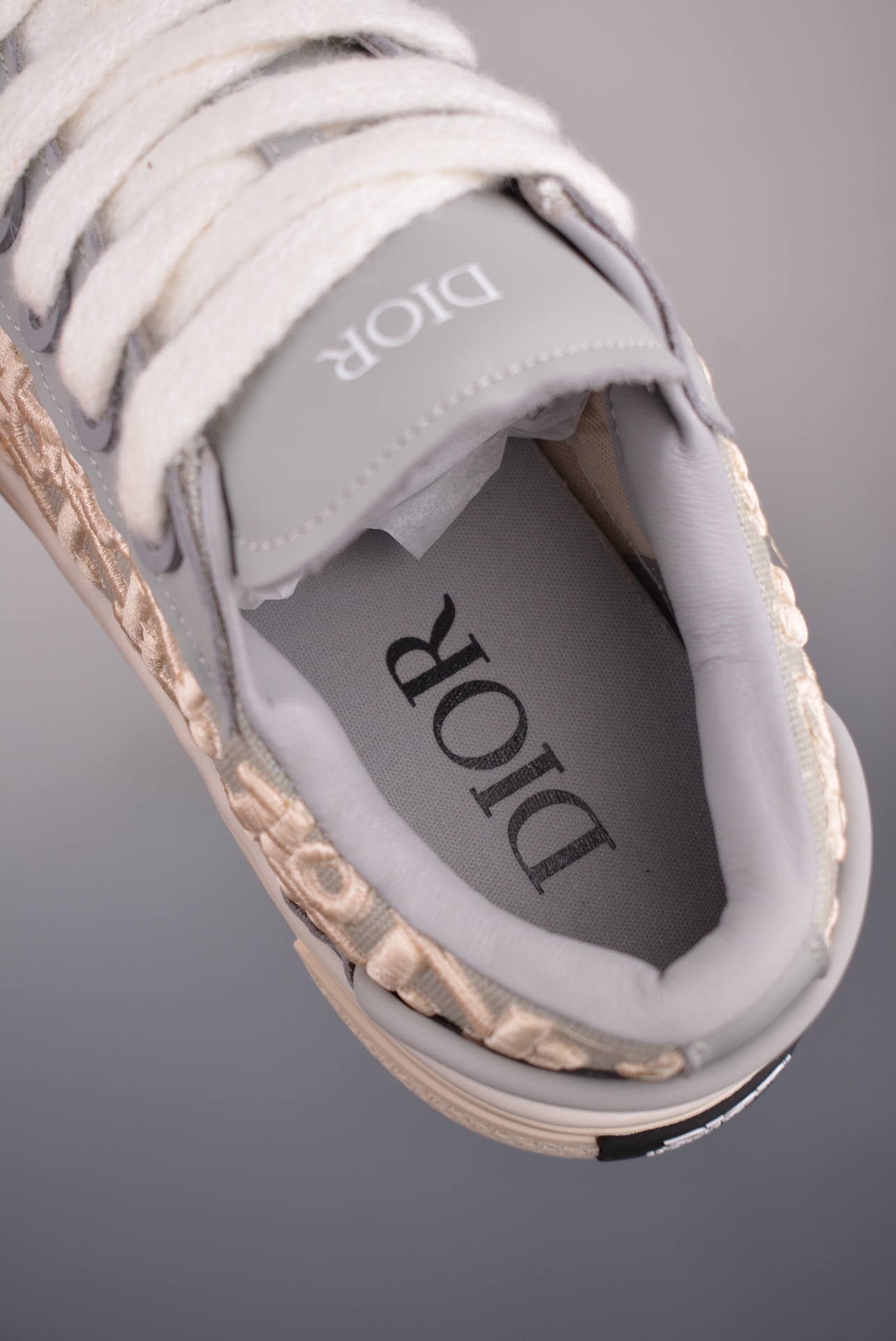 Dior B33 Low Top Sneakers Dior Gravity Off-White Embossed 3SN303ZYQ_H868