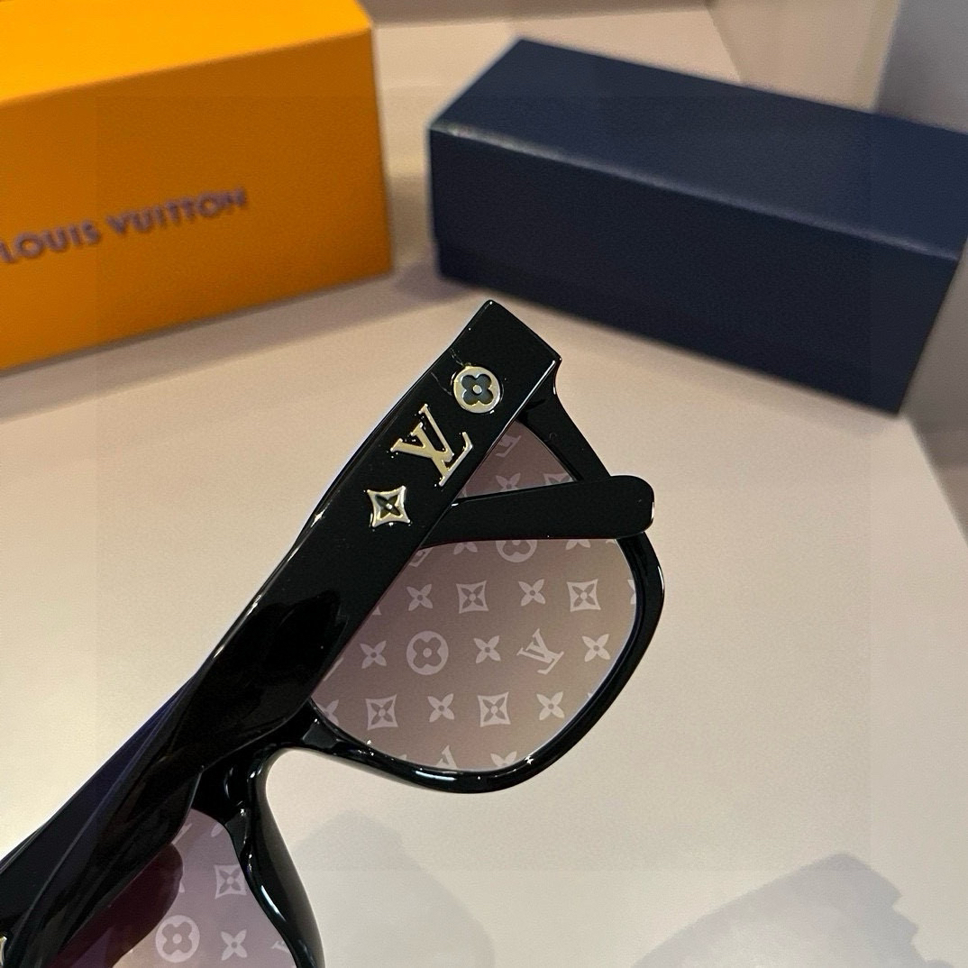 Louis Vuitton square-frame sunglasses