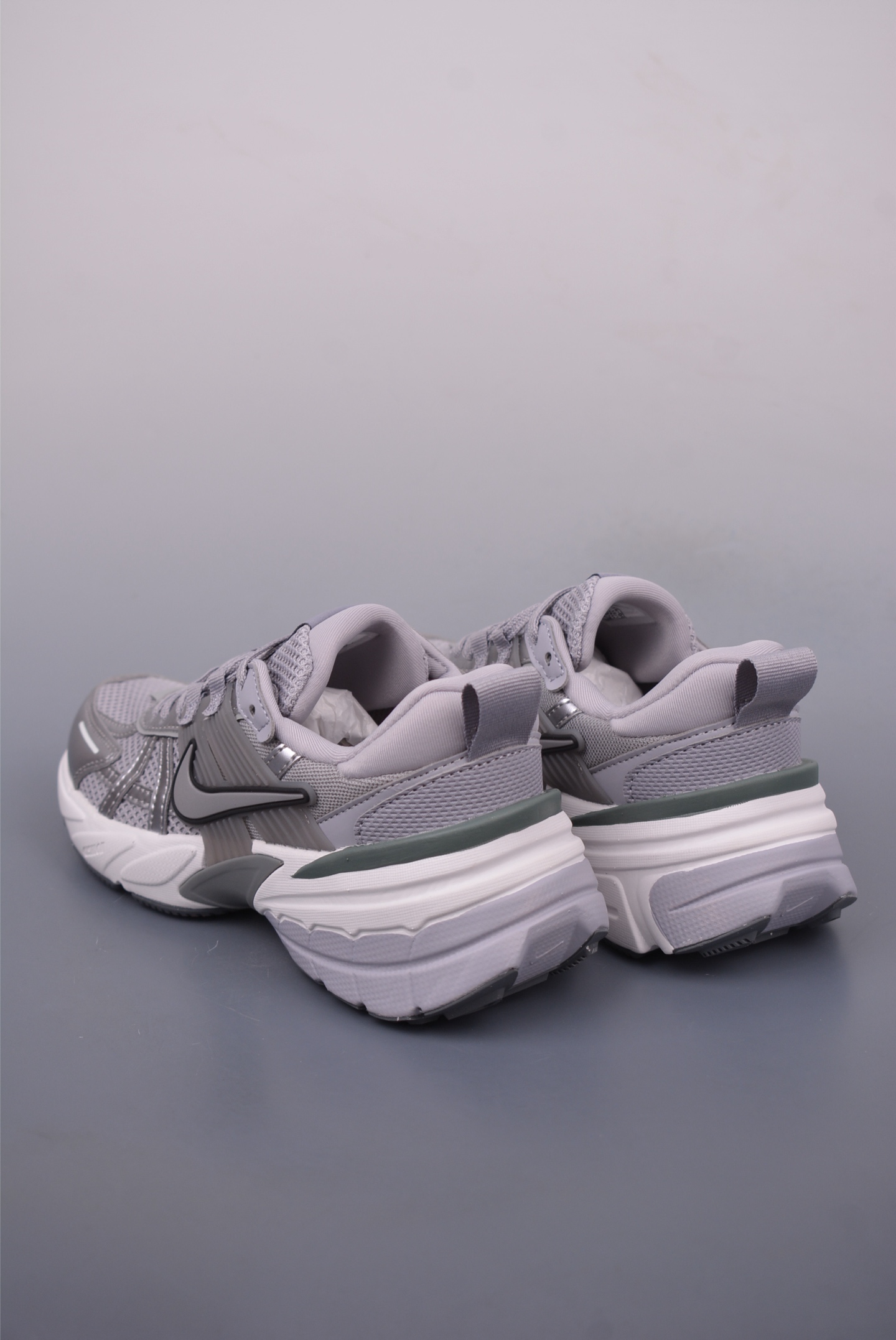 Nike Wmns V2K Runtekk Low 