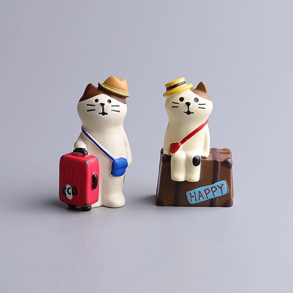 Traveling cat desktop ornaments