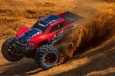 X-MAXX 4x4 new 8S version RTR complete set with 2x 4S / 5000 mAh batteries + Dual charger 2x120W