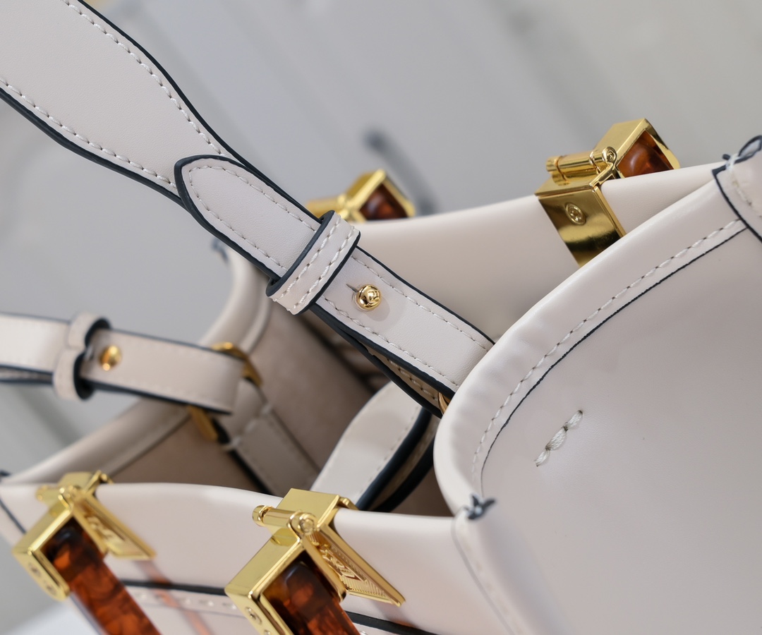 FENDI Small Tote Bag 1006