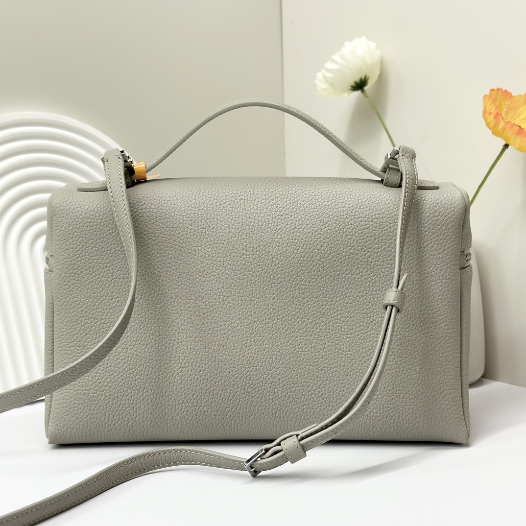 Loro Piana Extra poet L27 Clutch FAI8511