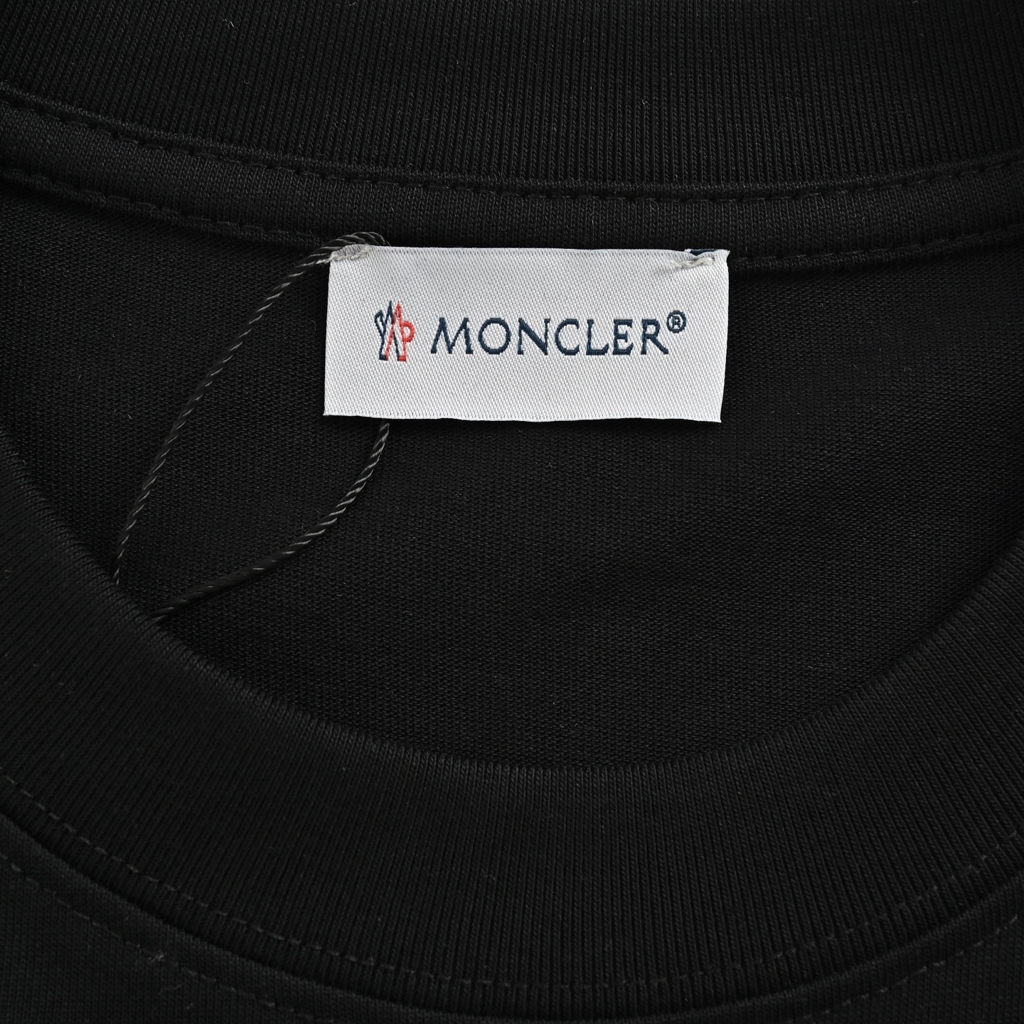 Moncler 25ss embossed logo short-sleeved shirt