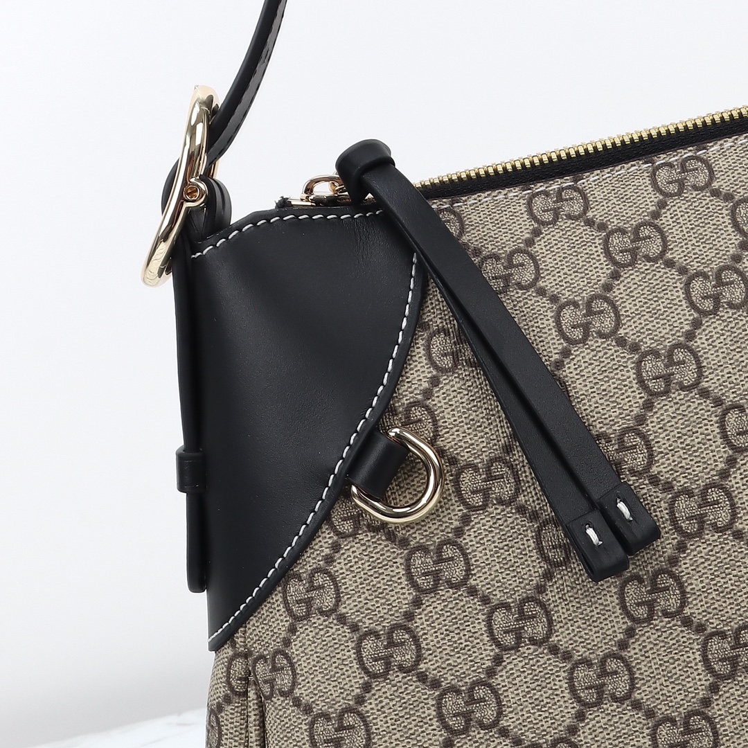 Gucci GG Emblem Large Shoulder BagStyle ‎815217 FAD6L 9741