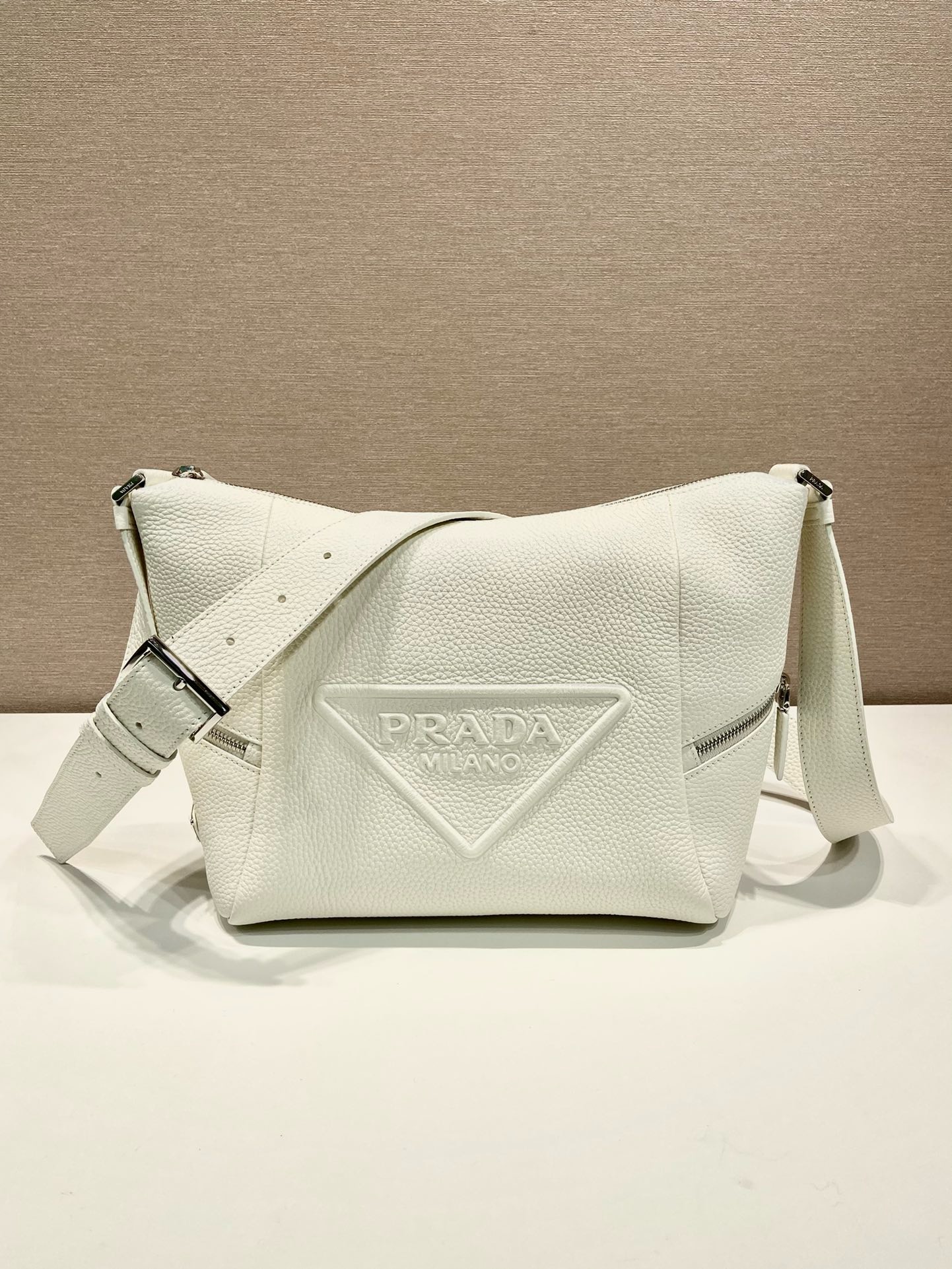 Prada Messenger Bag 2VH165