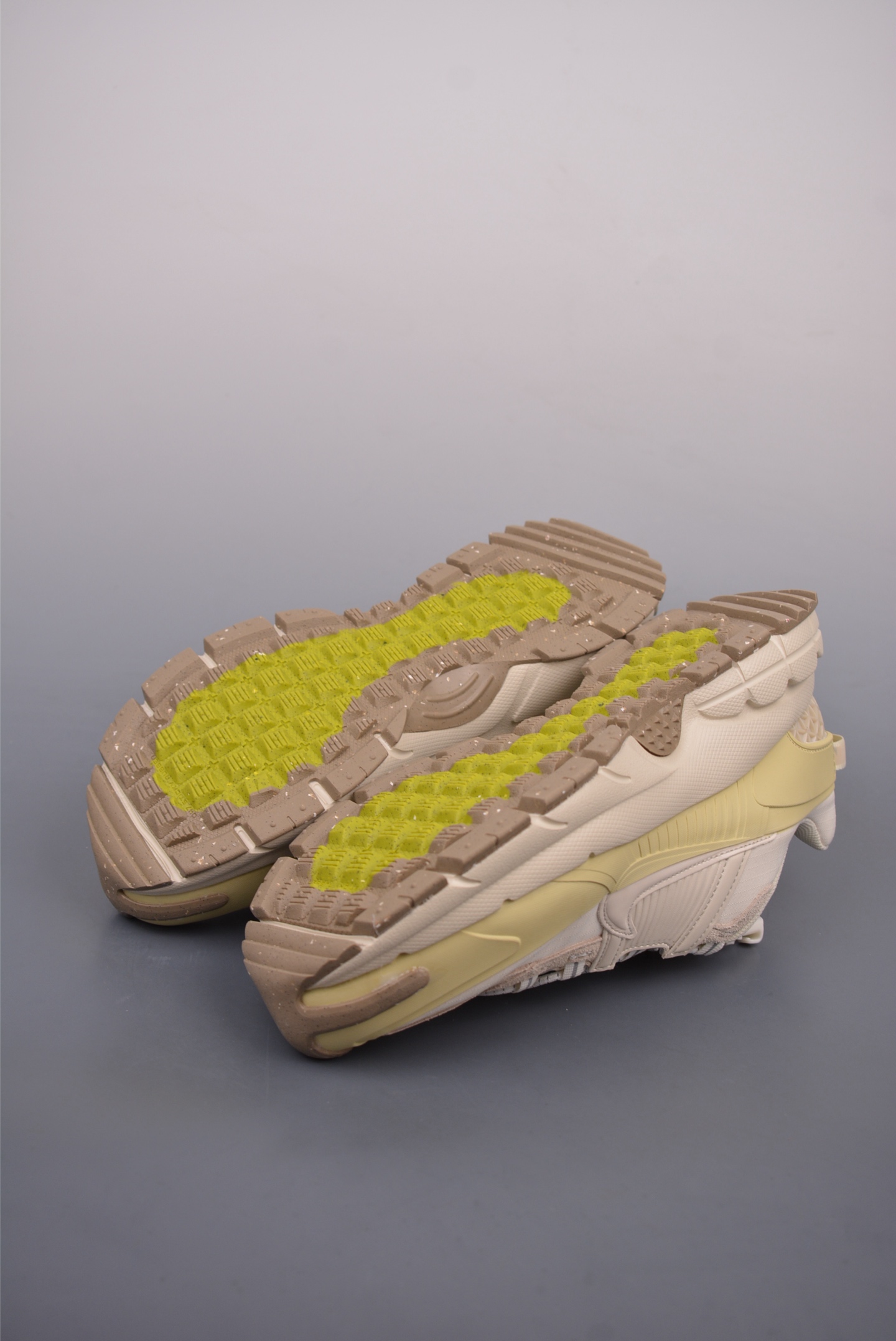 Nike Zoom Vomero 5 RoamPale Ivory Light Khaki FV2295-101