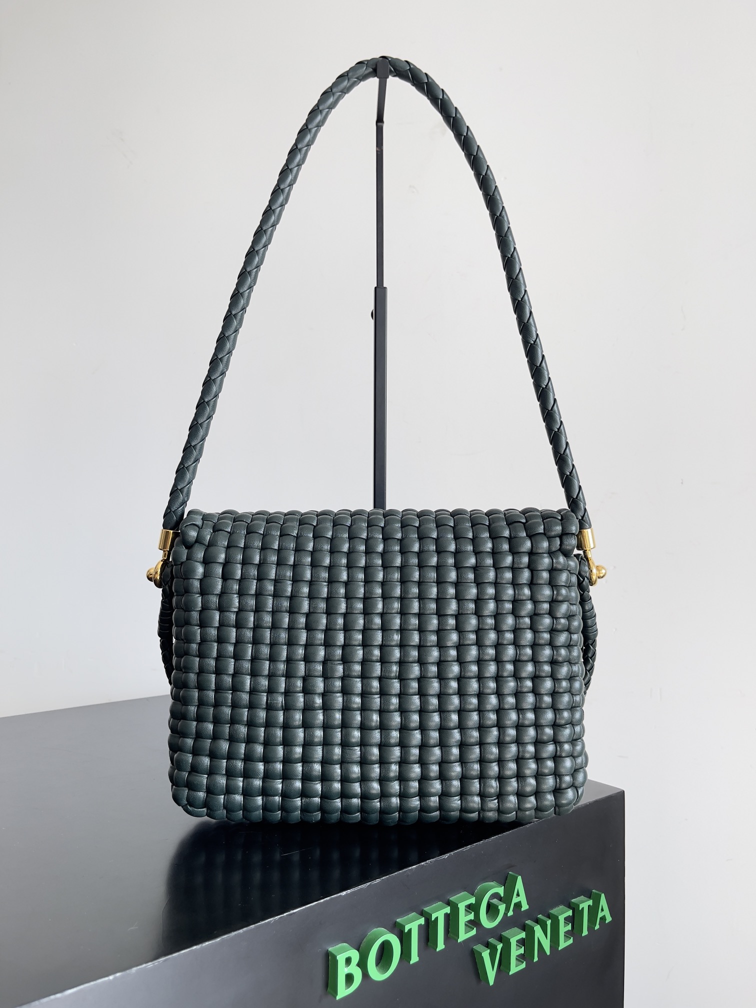 Bottega Veneta Swing Handbag 764073