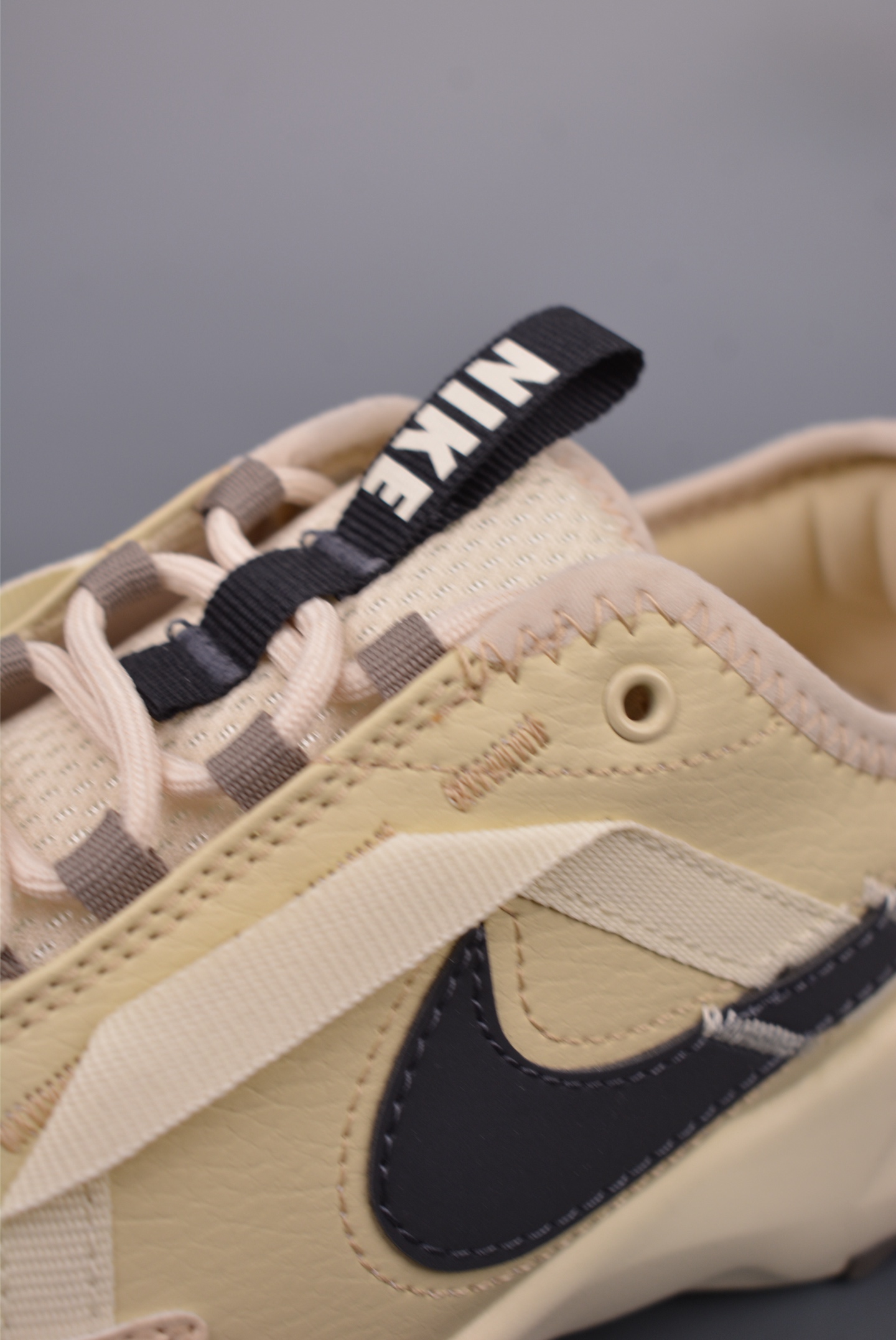 Nike TC 7900 running shoes beige black rubber sole DD9682-200
