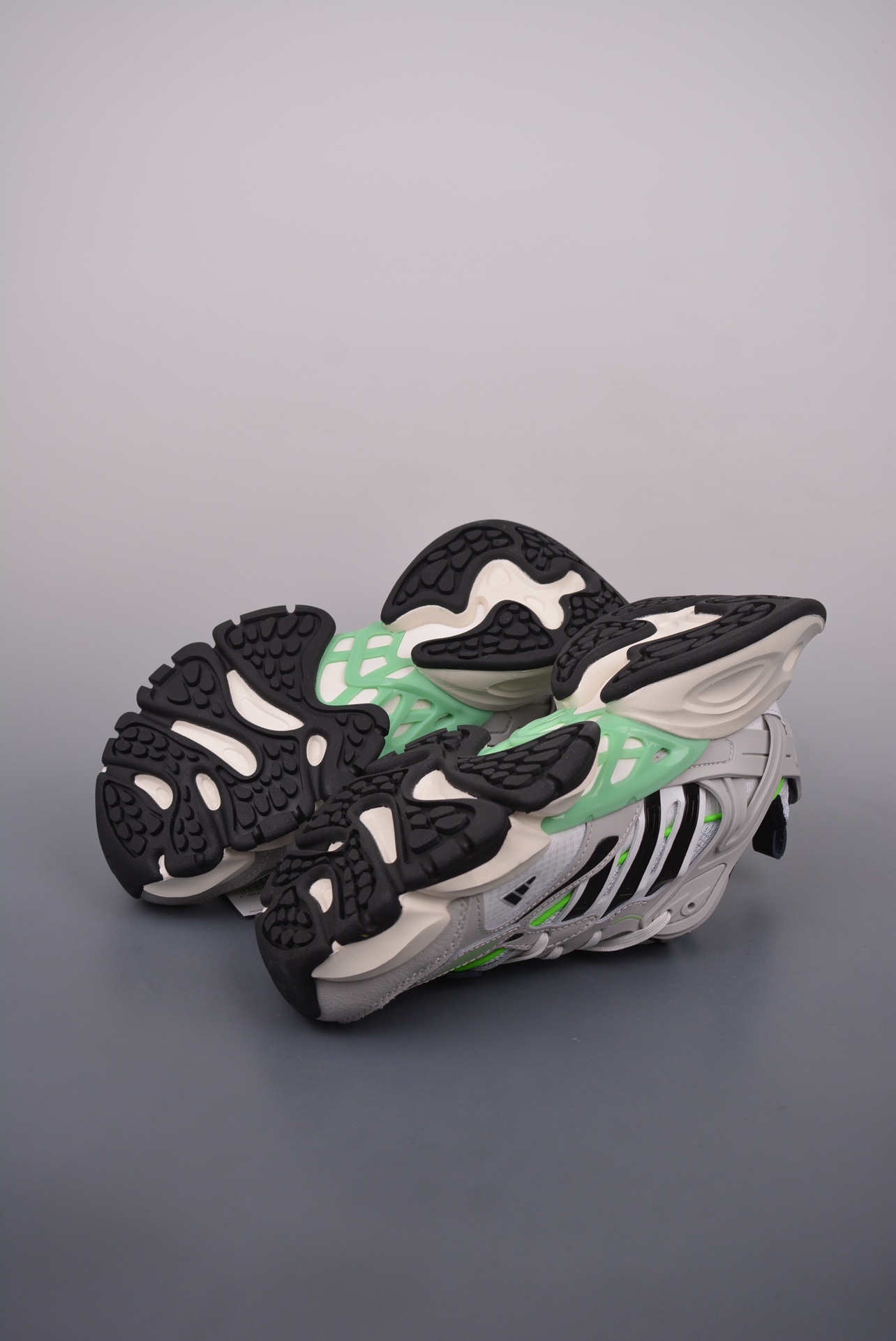 Adidas XLG Runner Deluxe light gray, white, black and green IH7800