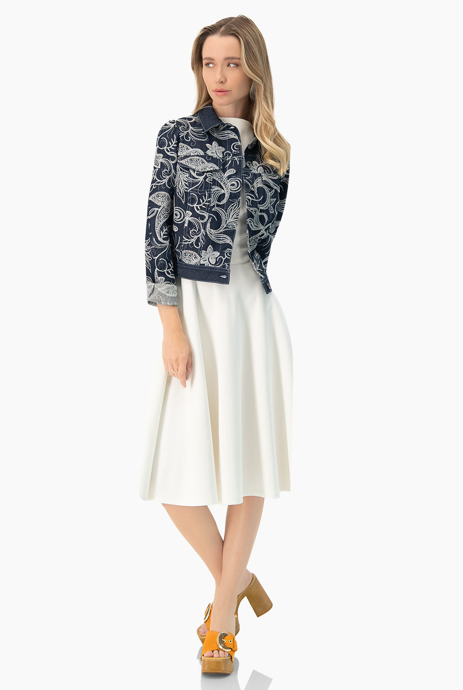 Vestido midi de cuello redondo