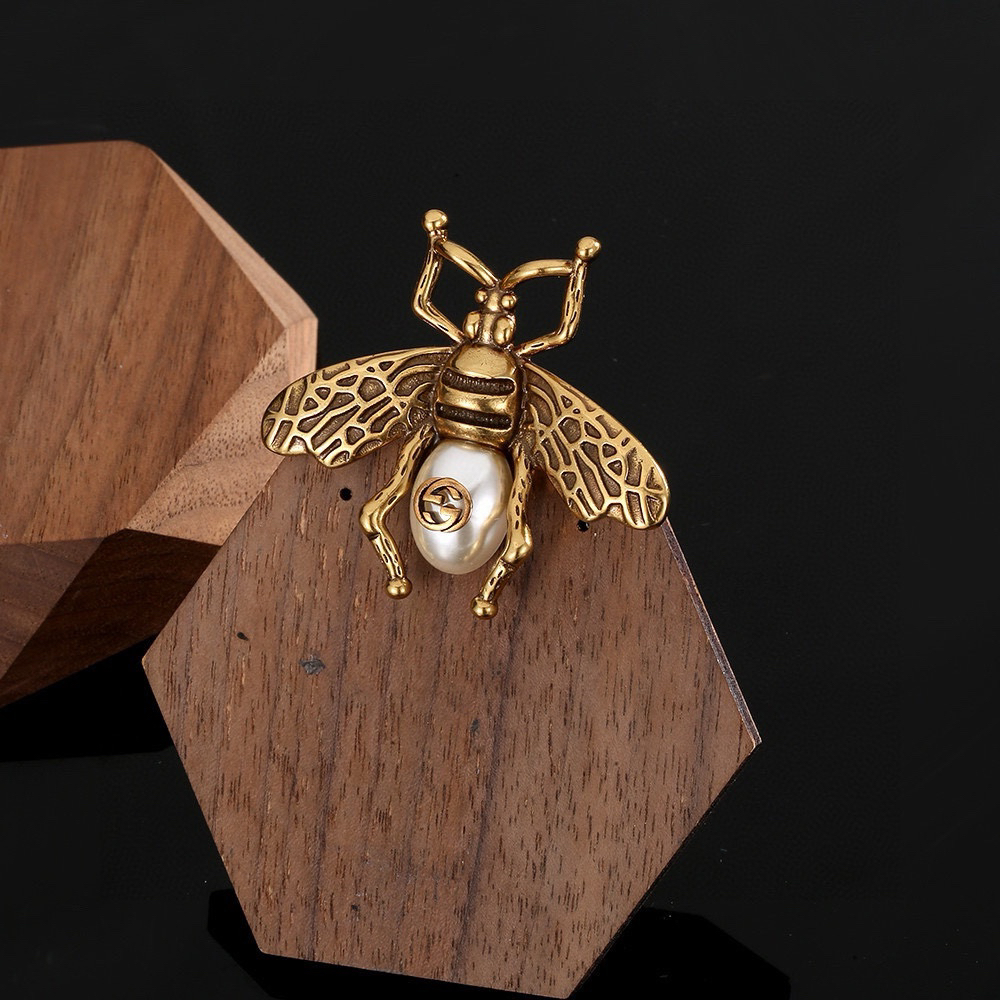 GUCCi Bee Brooch
