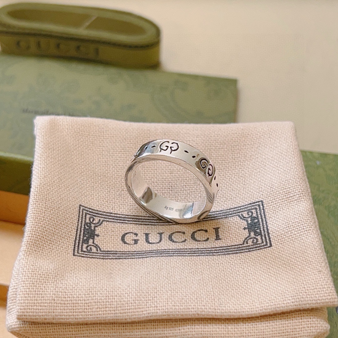 GUCCI GG Engraving Ring