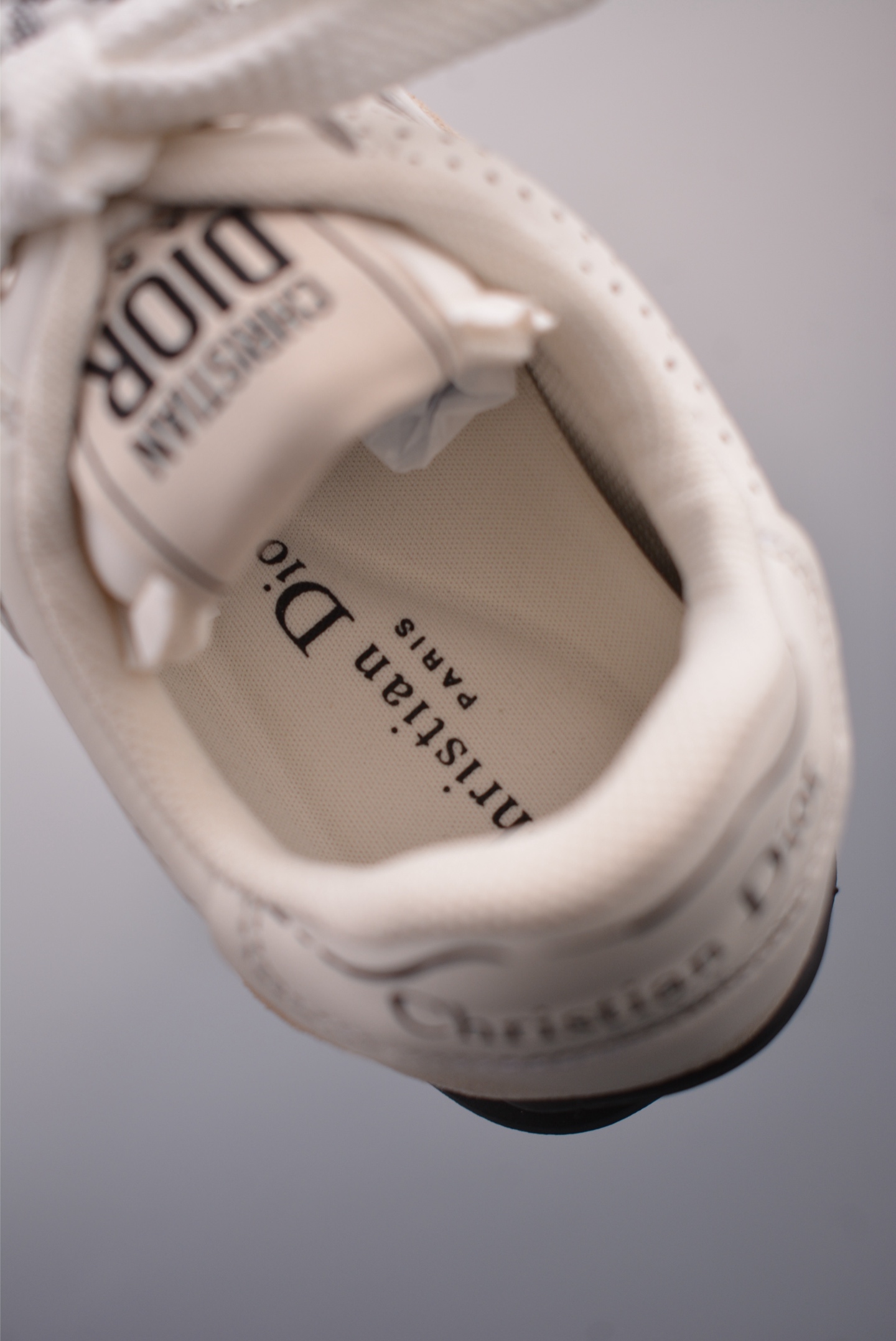 Dior D-Sketch Sneakers Dior Paris white, gray and black sketch KCK427MPA_S10W