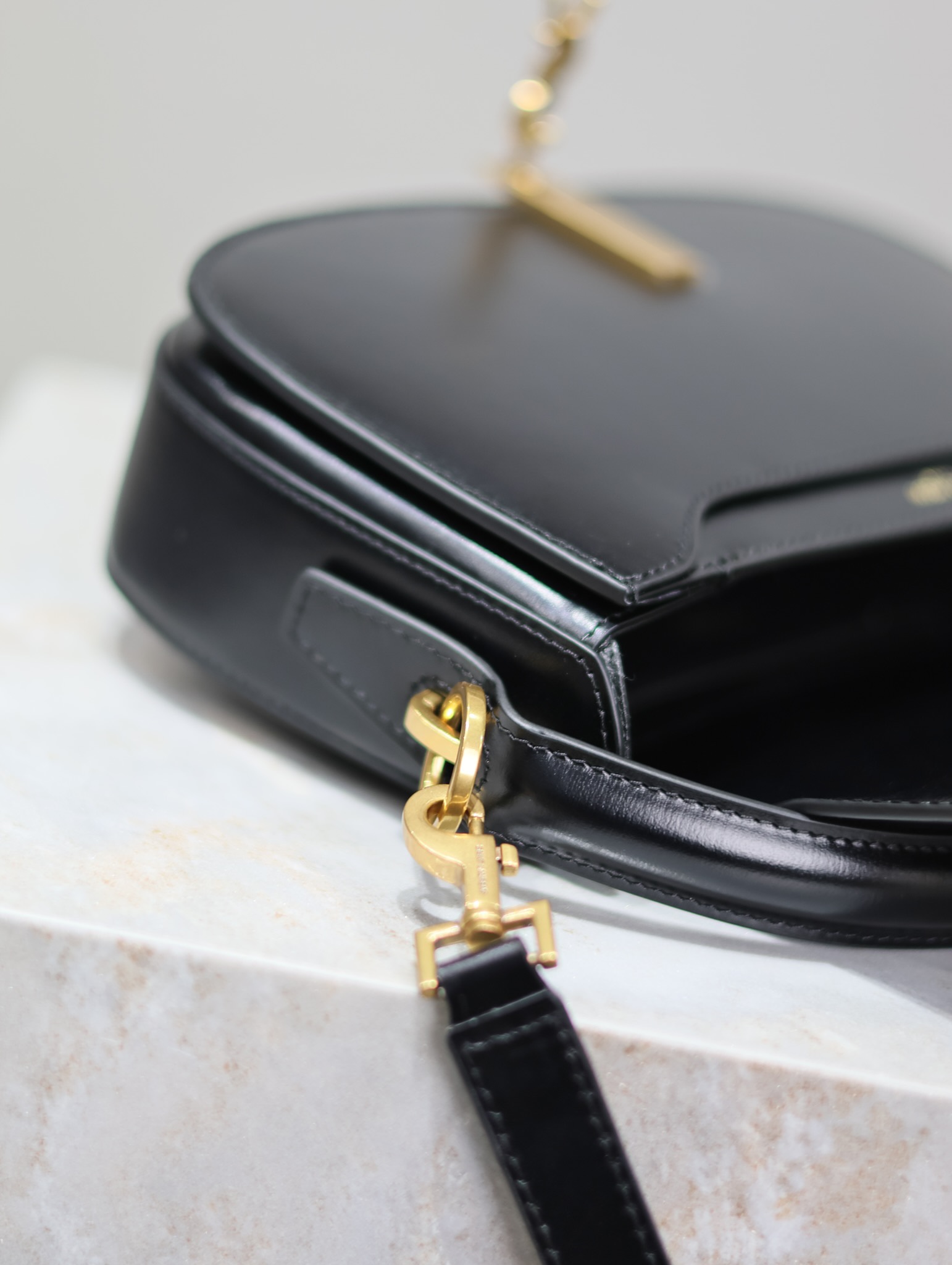 Yves Saint Laurent VOLTAIRE Handbag Crossbody Bag 787671