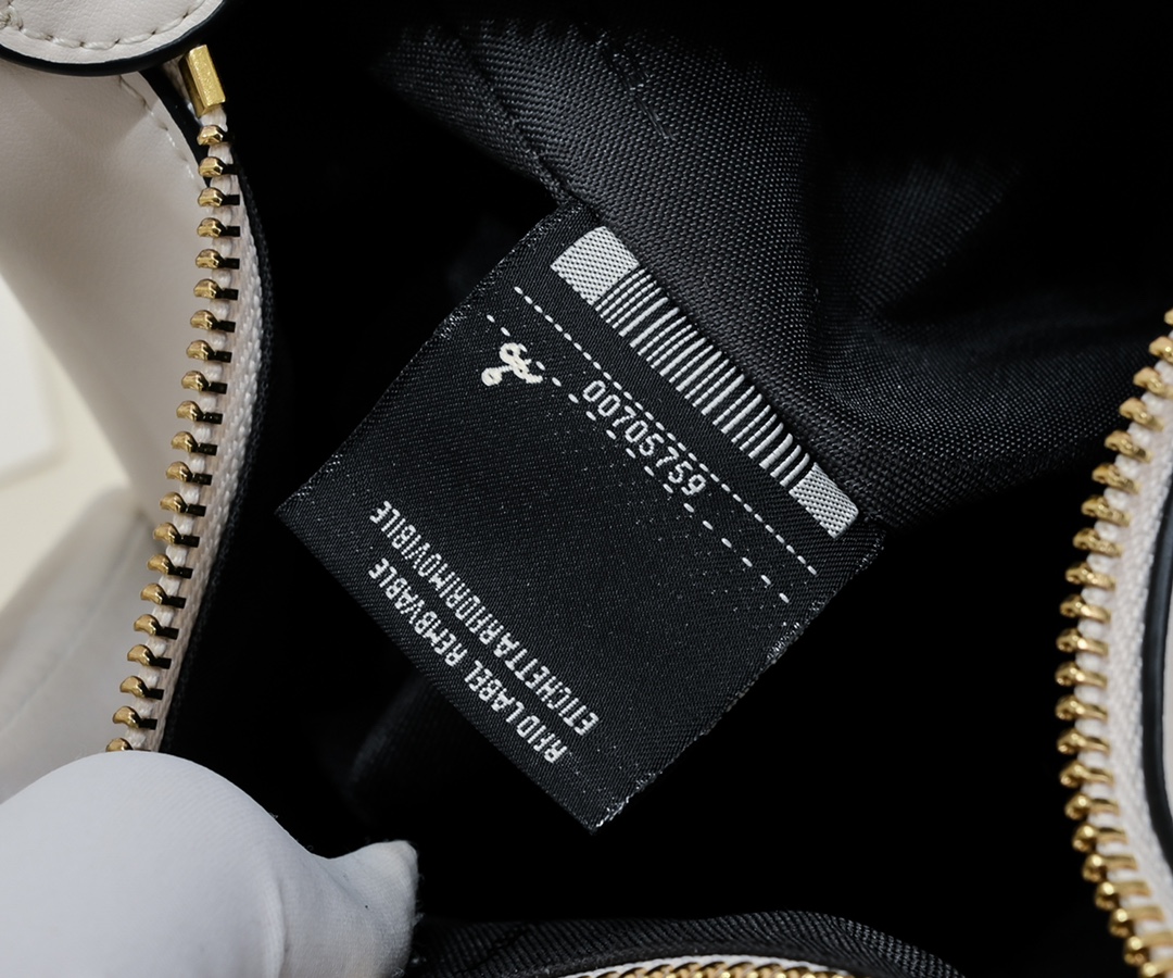 FENDI praphy underarm bag 1009