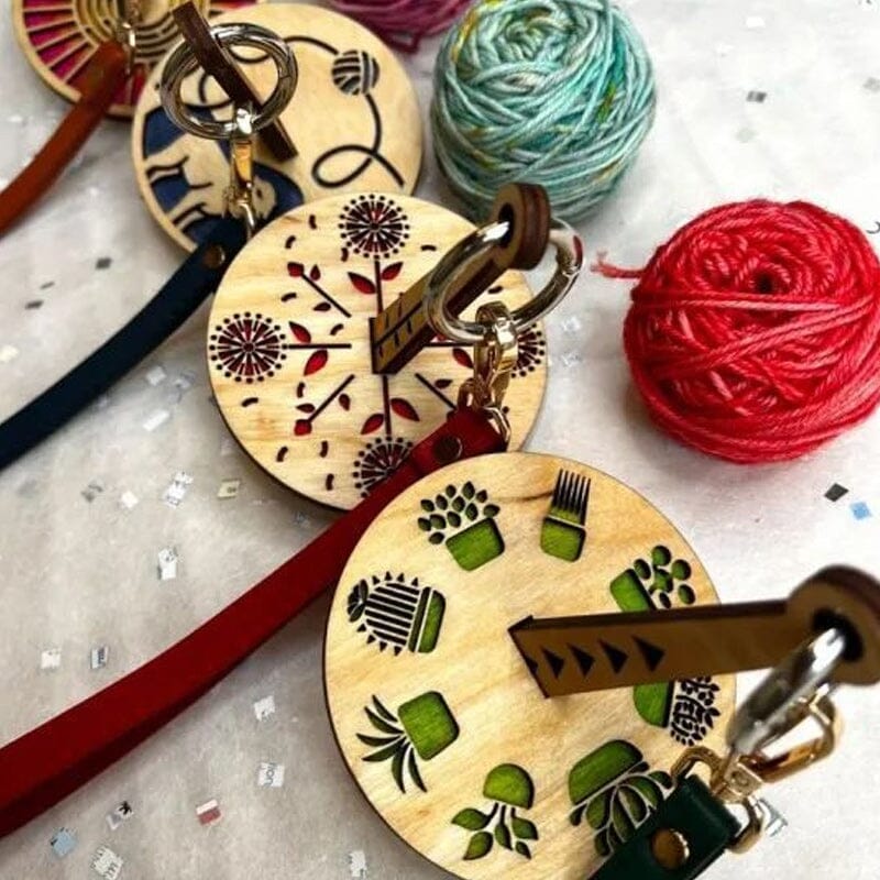 🔥Last Day 50% OFF🔥Wooden Wrist Yarn Holder