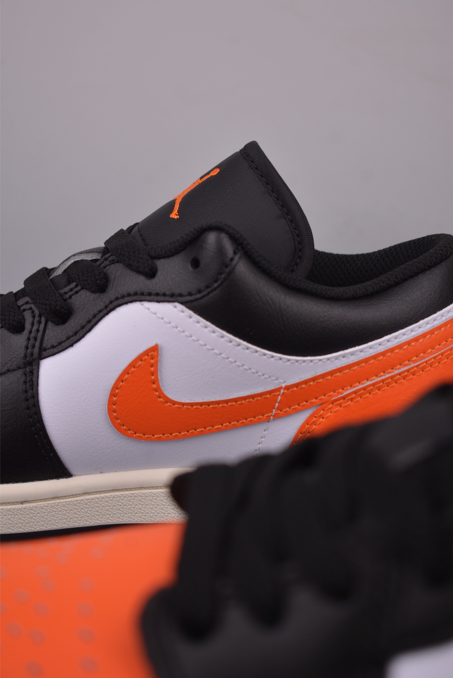 Air Jordan 1 Low 