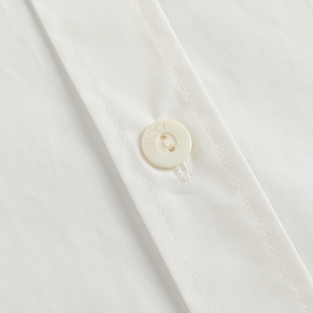 Gucci 24ss short-sleeved shirt with embossed logo on chest