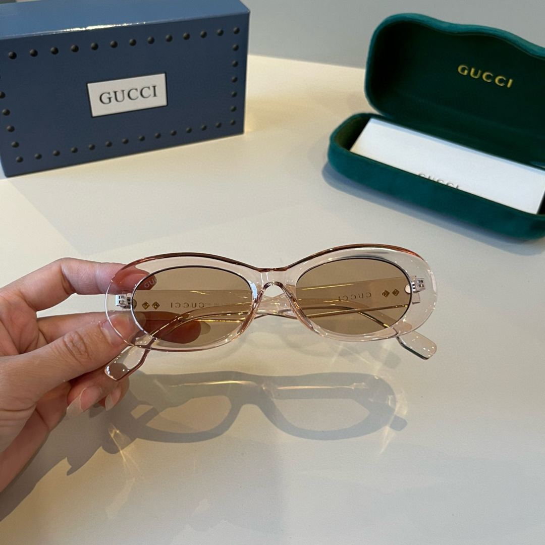 Gucci Round Frame Sunglasses