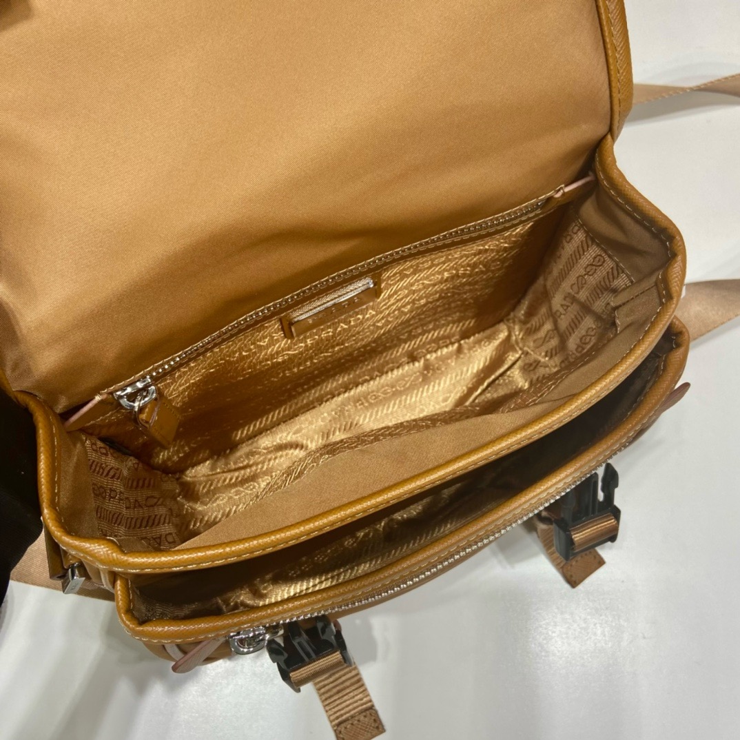 Prada 3 in 1 messenger bag 2VD034