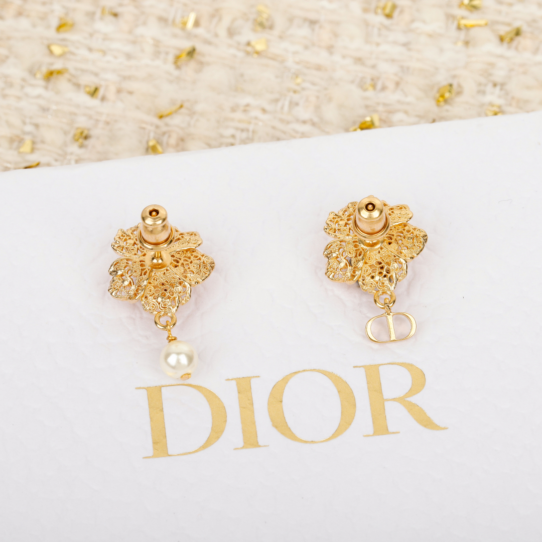 Dior flower cd pearl earrings