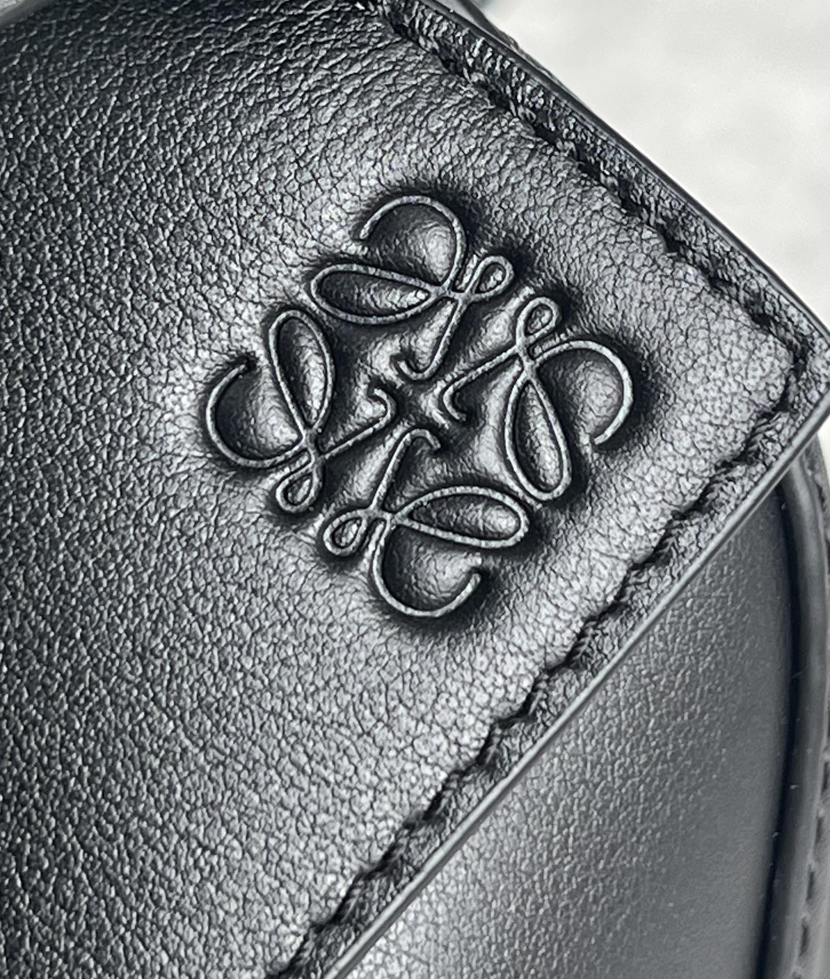 Loewe zzle mini handbag 0680