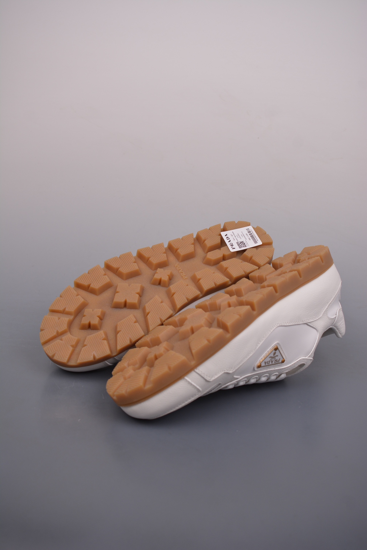 rada Downtown Low Sneakers White Pebbled Leather