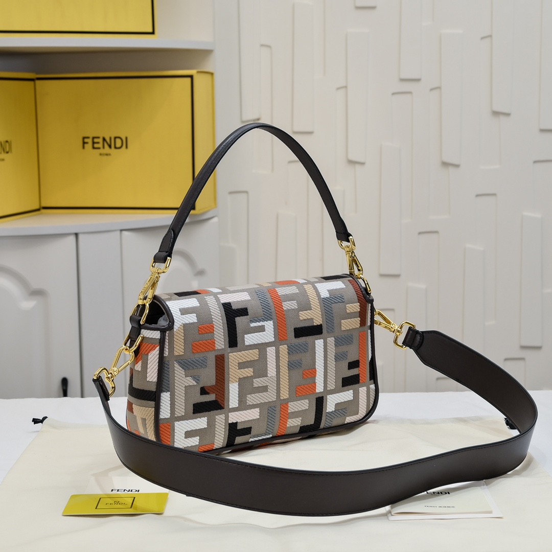 FENDI Baguette Shoulder Bag 1002