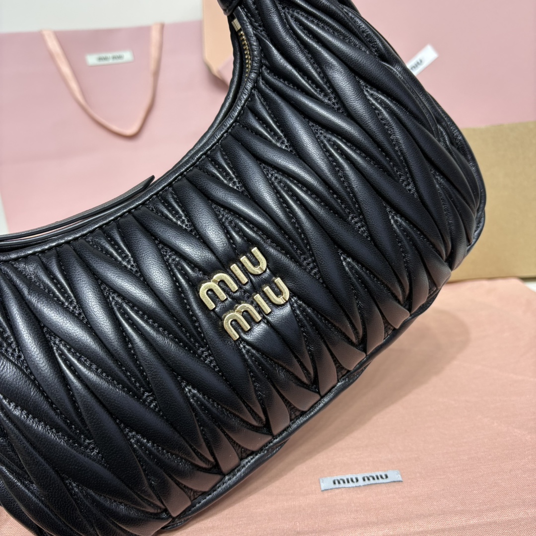 Miu Miu Wander Medium Handbag 5BC153