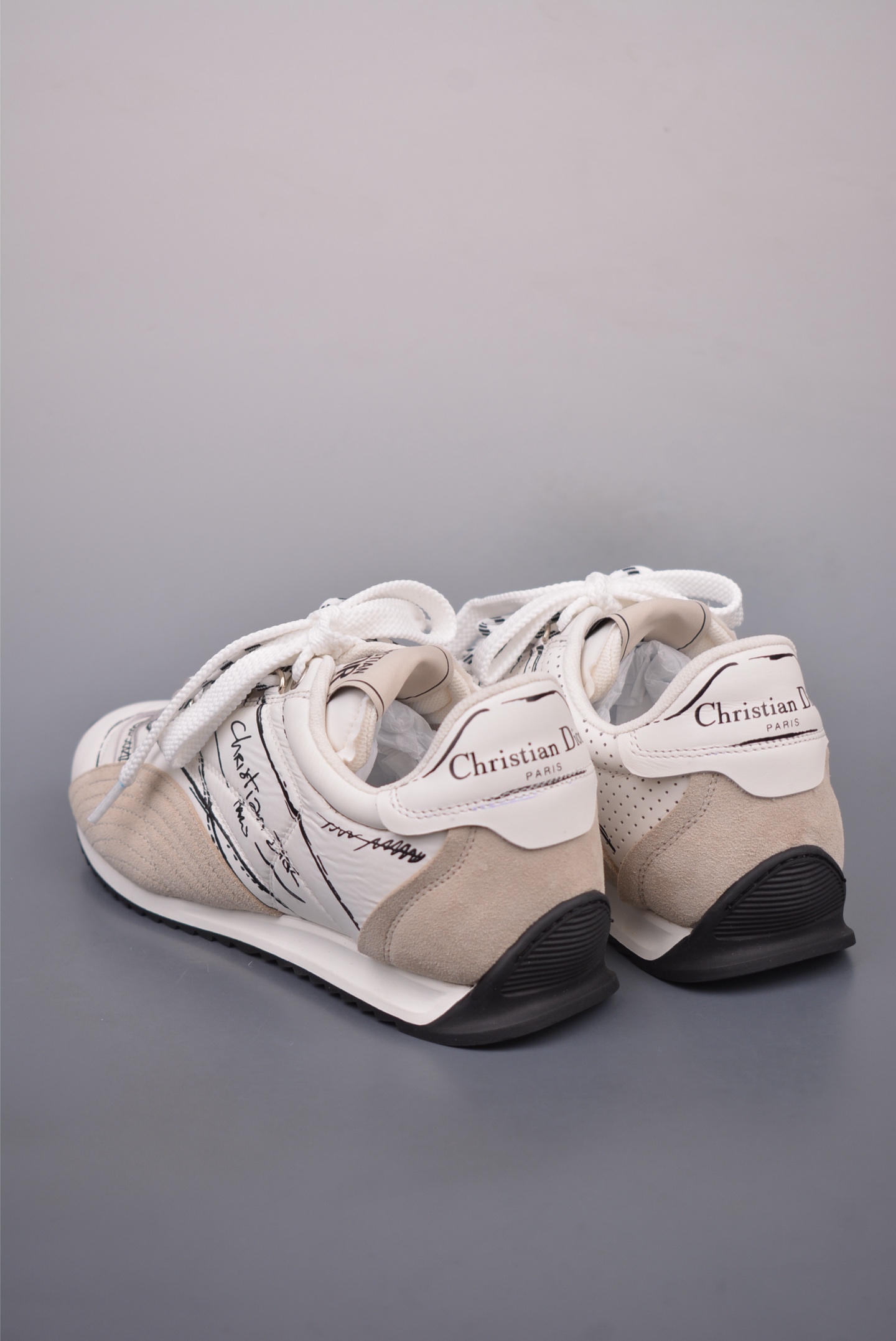 Dior D-Sketch Sneakers Dior Paris white, gray and black sketch KCK427MPA_S10W