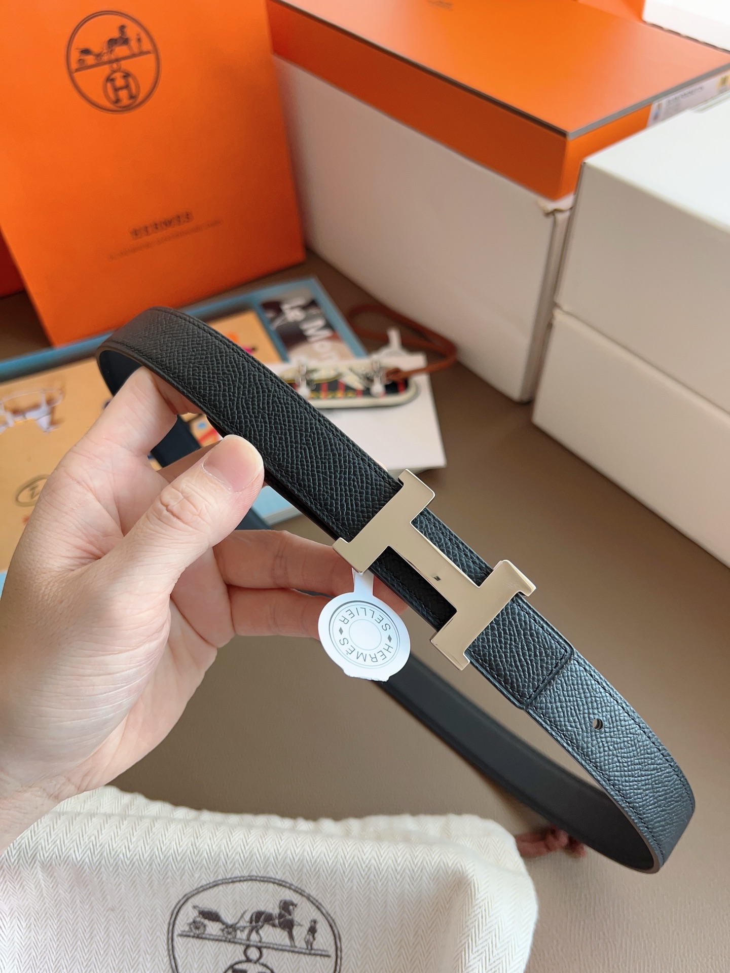 Hermès 2025 New Women's Double-Sided Belt 2.4cm Width