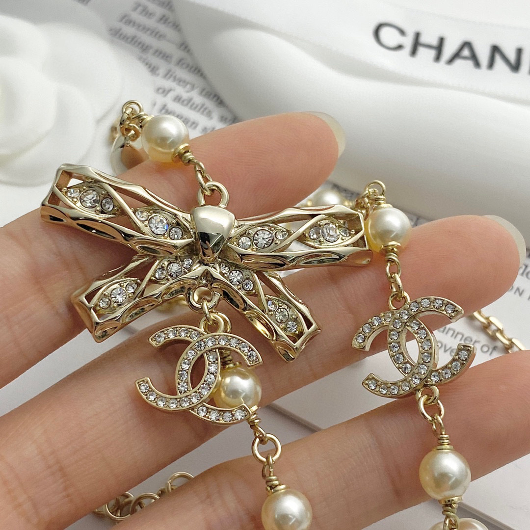 CHAN 24 full diamond double c hollow bow pearl double layer necklace